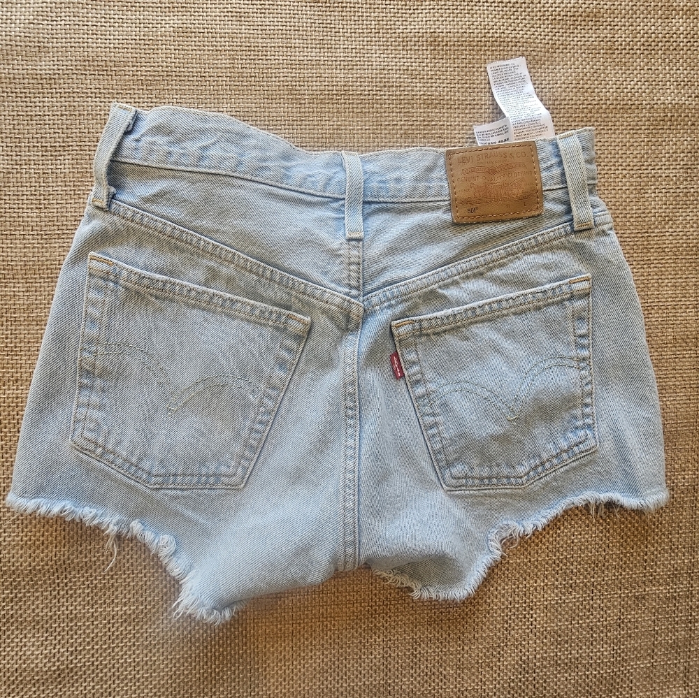 Levi’s 501 Original Light Wash Button Fly Denim Shorts (W25) - Picture 2 of 9